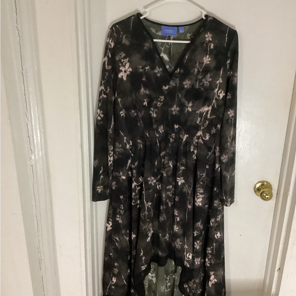 Simply Vera Wang women’s floral dress size small